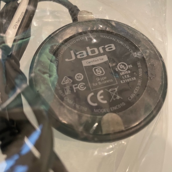 Jabra Headset with Mic, Adapter & Case - Picture 8 of 8